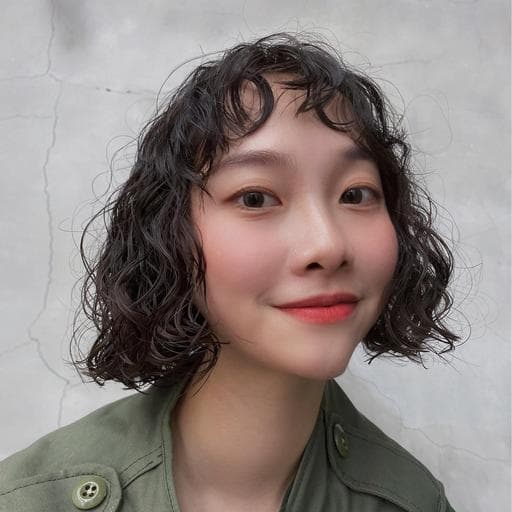 女生短髮、短瀏海、溫塑燙