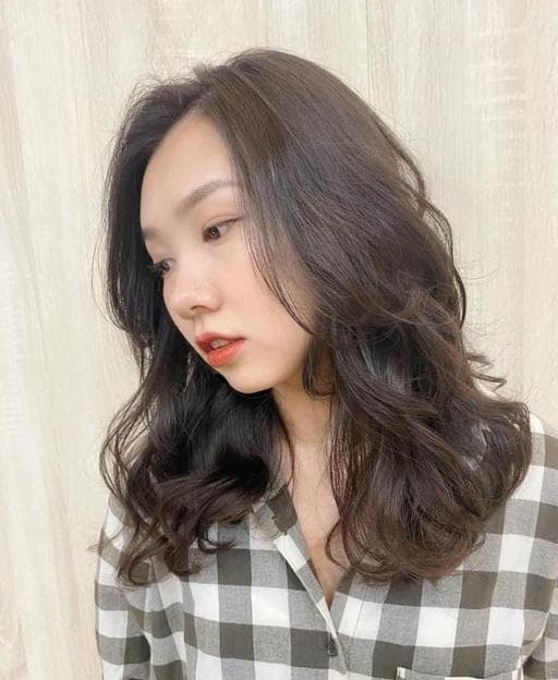 女生中長髮、長瀏海、溫塑燙