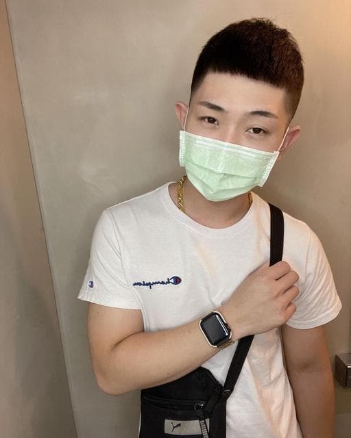 男生短髮、短瀏海、長臉