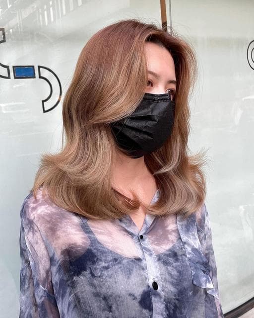 女生中長髮、挑染、長瀏海