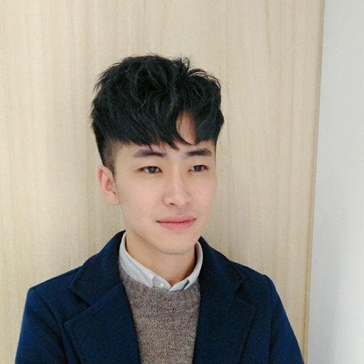長瀏海、粗硬髮、微捲