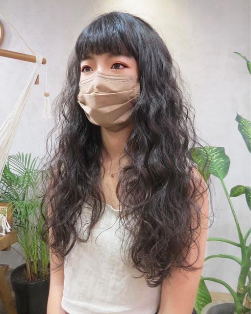 女生長髮、短瀏海、女生燙髮