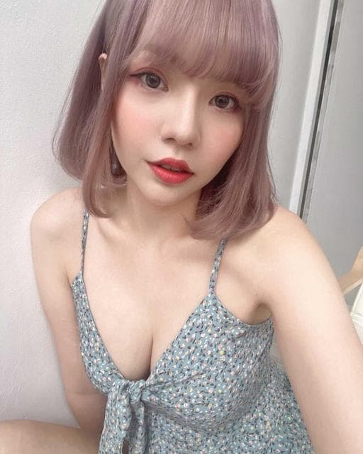 女生中長髮、短瀏海、高雄剪髮