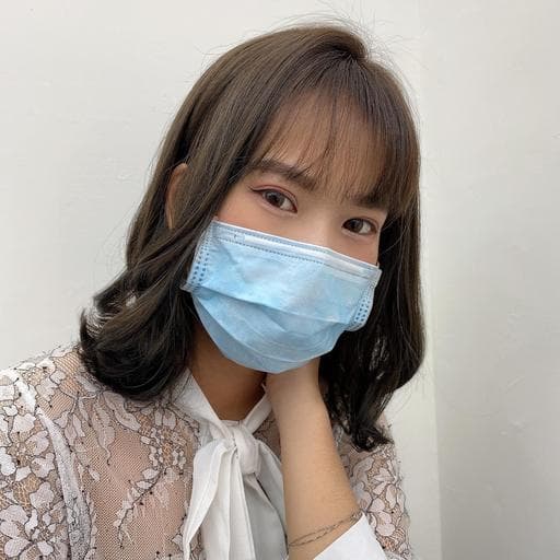 女生中長髮、霧面質感、女生染髮