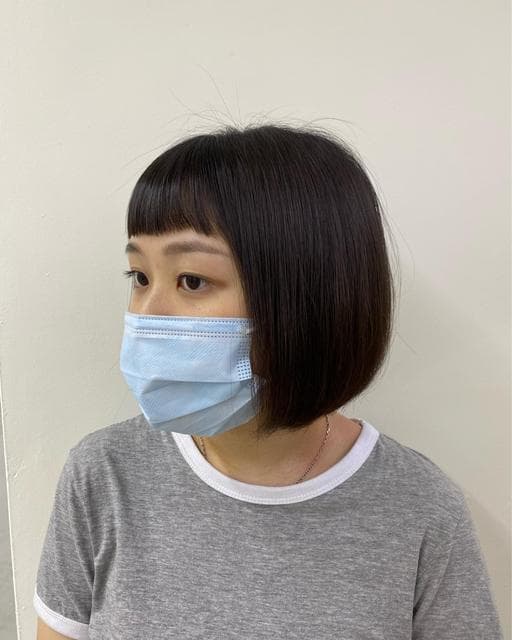 女生中長髮、燙直、台中髮型師