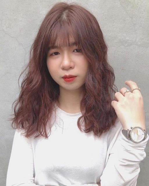 女生染燙、紅色系髮色、莓果色