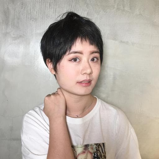 女生短髮、短瀏海、粗硬髮