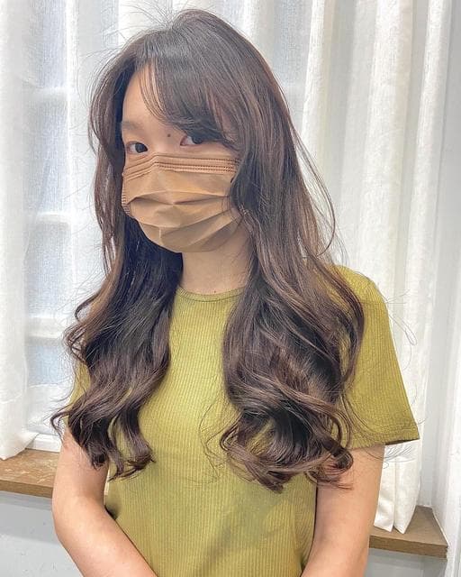 長瀏海、女生長髮、手撥卷