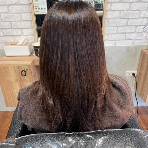 女生中長髮、燙直、燙型不燙捲