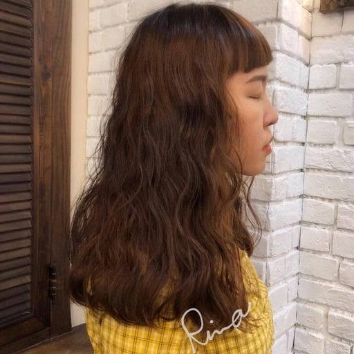 女生長髮、短瀏海、溫塑燙