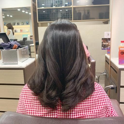 女生中長髮、浪漫大卷、霧面質感