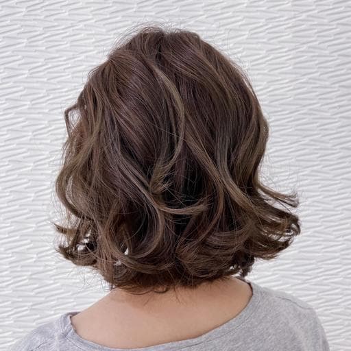 女生中長髮、日系、霧面質感