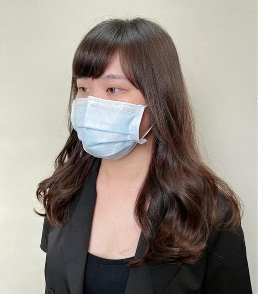 女生長髮、短瀏海、溫塑燙