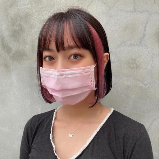 女生中長髮、短瀏海、女生染髮