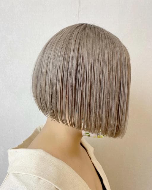 女生短髮、長瀏海、漂色