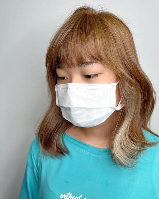女生中長髮、短瀏海、女生染髮