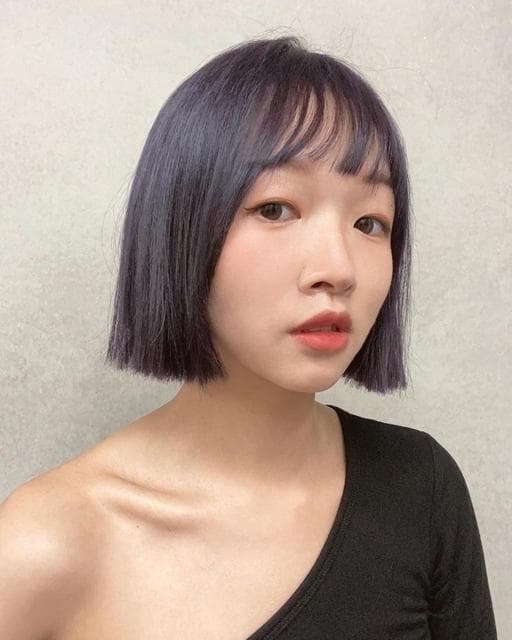 女生中長髮、短瀏海、女生染髮