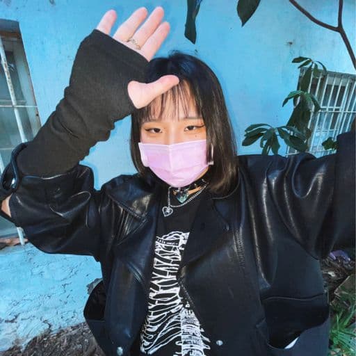 女生中長髮、短瀏海