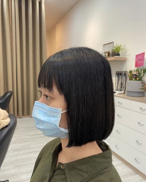 女生短髮、短瀏海、鵝蛋臉