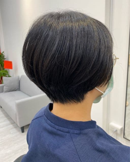 女生短髮、短瀏海、鵝蛋臉