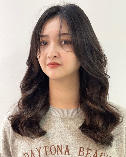 女生長髮、長瀏海、女生染髮