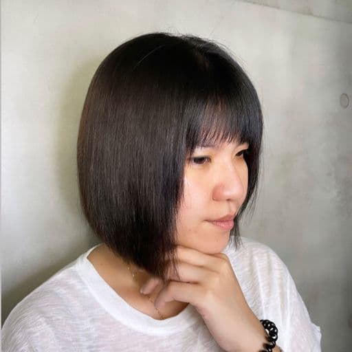 女生中長髮、短瀏海、女生染髮