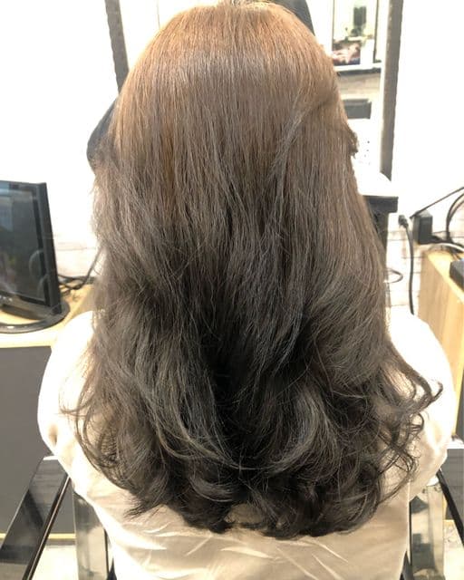 女生中長髮、長瀏海、女生染髮