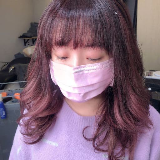 女生中長髮、短瀏海、女生染髮