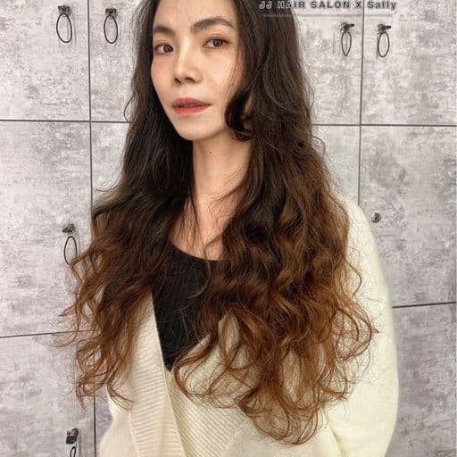 女生長髮、長瀏海、女生染髮