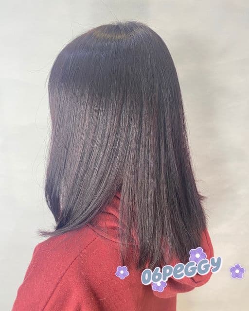 女生中長髮、短瀏海、女生染髮