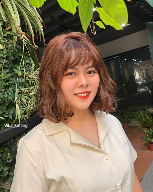 女生中長髮、短瀏海、女生染髮