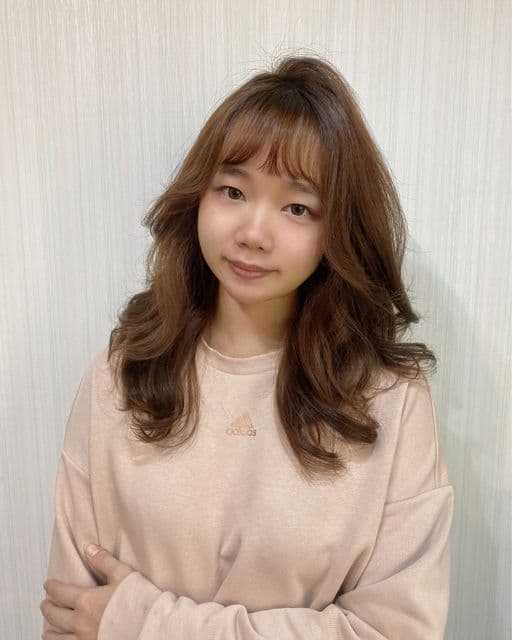女生長髮、短瀏海、女生燙髮