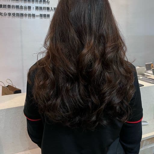 女生長髮、長瀏海、女生燙髮