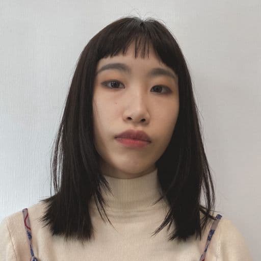 女生中長髮、短瀏海、女生染髮