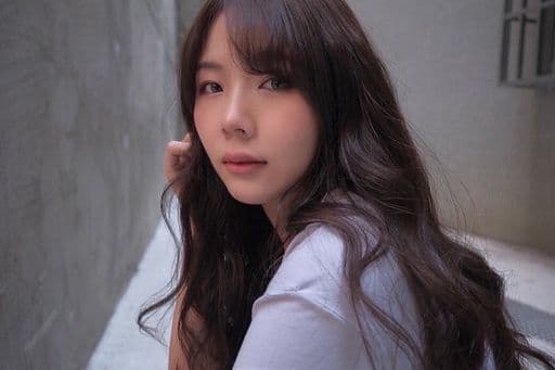 女生長髮、短瀏海、女生染髮