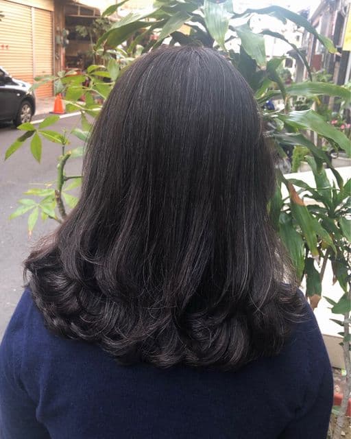 女生中長髮、長瀏海、女生燙髮