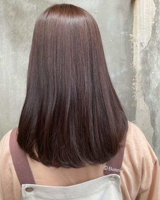 女生中長髮、短瀏海、女生染髮