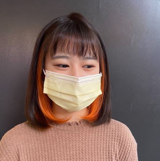 女生中長髮、短瀏海、女生染髮