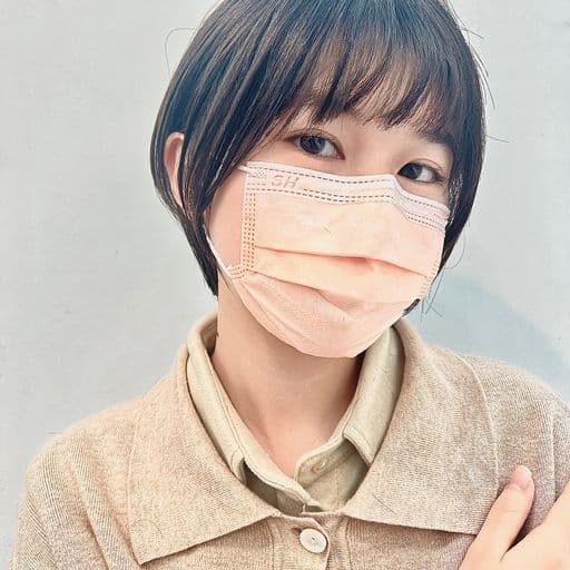 女生短髮、短瀏海、鵝蛋臉