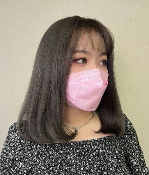 女生中長髮、短瀏海、女生染髮