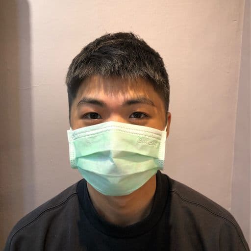 男生短髮、短瀏海、三角臉
