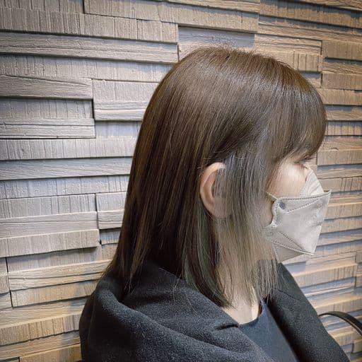 女生中長髮、短瀏海、女生染髮