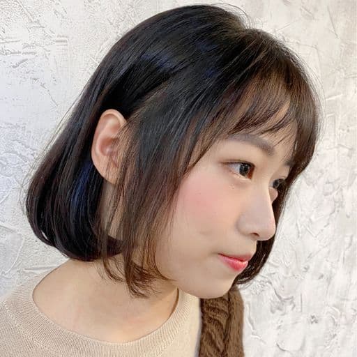 女生中長髮、短瀏海、女生染髮