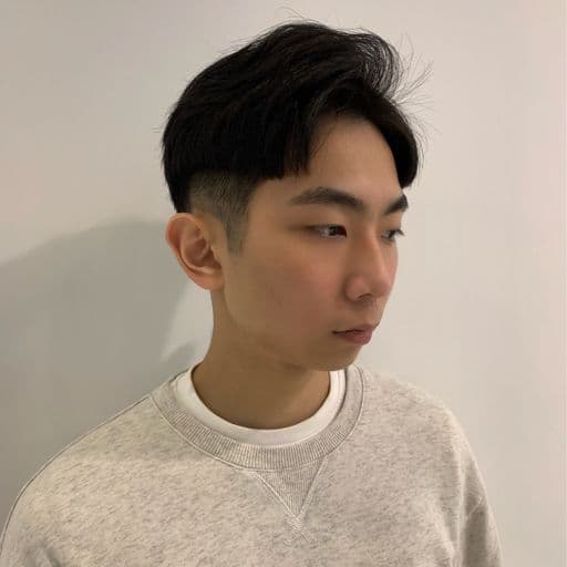 男生短髮、長瀏海、圓臉