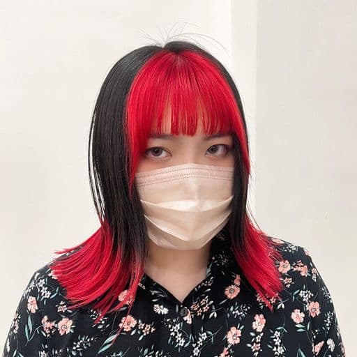 女生中長髮、短瀏海、女生染髮