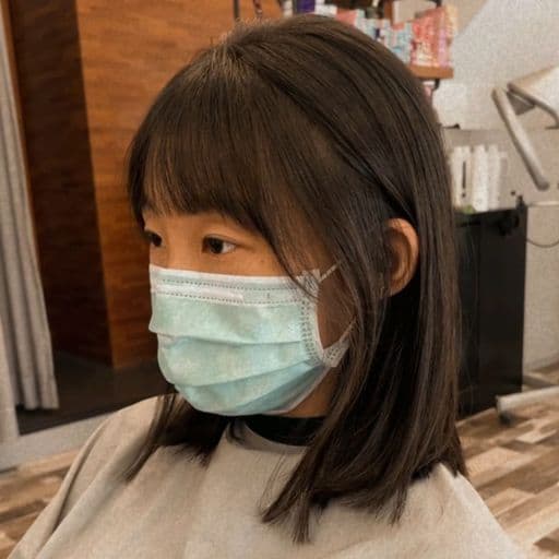 女生中長髮、短瀏海、鎖骨髮