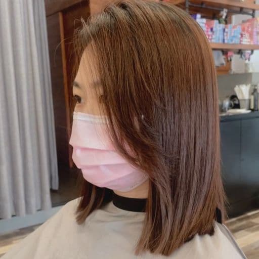 女生中長髮、長瀏海、剪髮