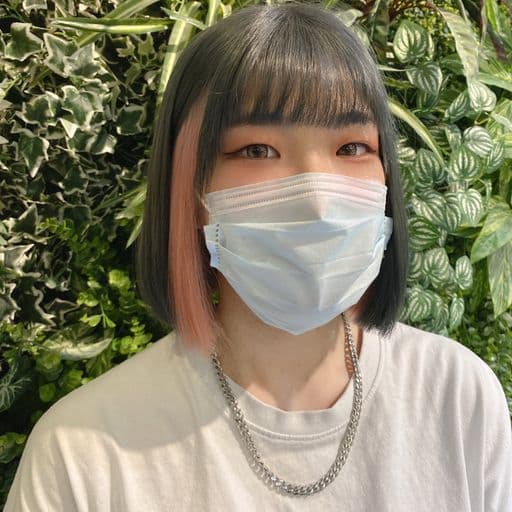 女生中長髮、短瀏海、女生染髮