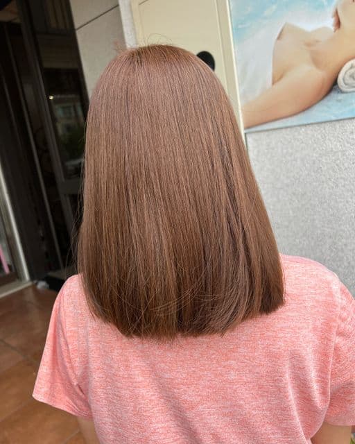 女生中長髮、短瀏海、女生染髮