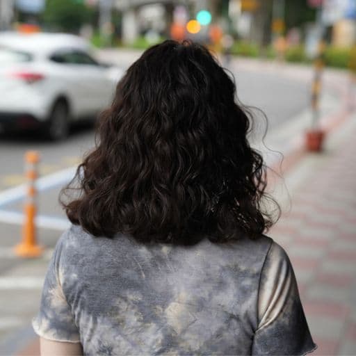 女生短髮、短瀏海、女生燙髮